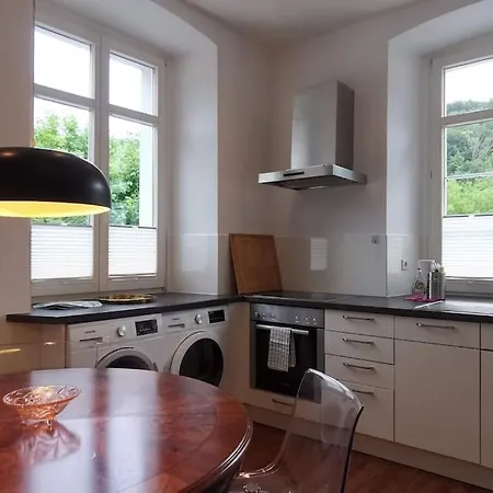 3,5 Z-wohnung, 2 Schlafzimmer Fuer 4 Personen, 30 Min Zuerich -galileo 아파트