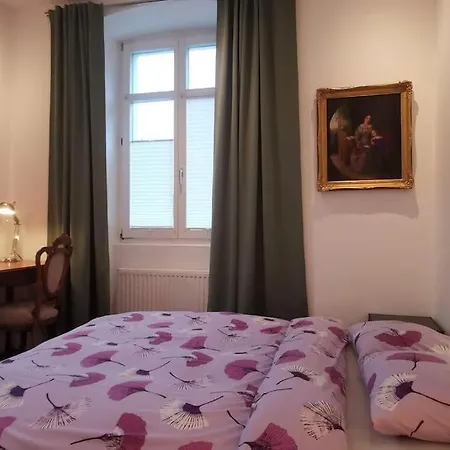 Lägenhet 3,5 Z-wohnung, 2 Schlafzimmer Fuer 4 Personen, 30 Min Zuerich -galileo